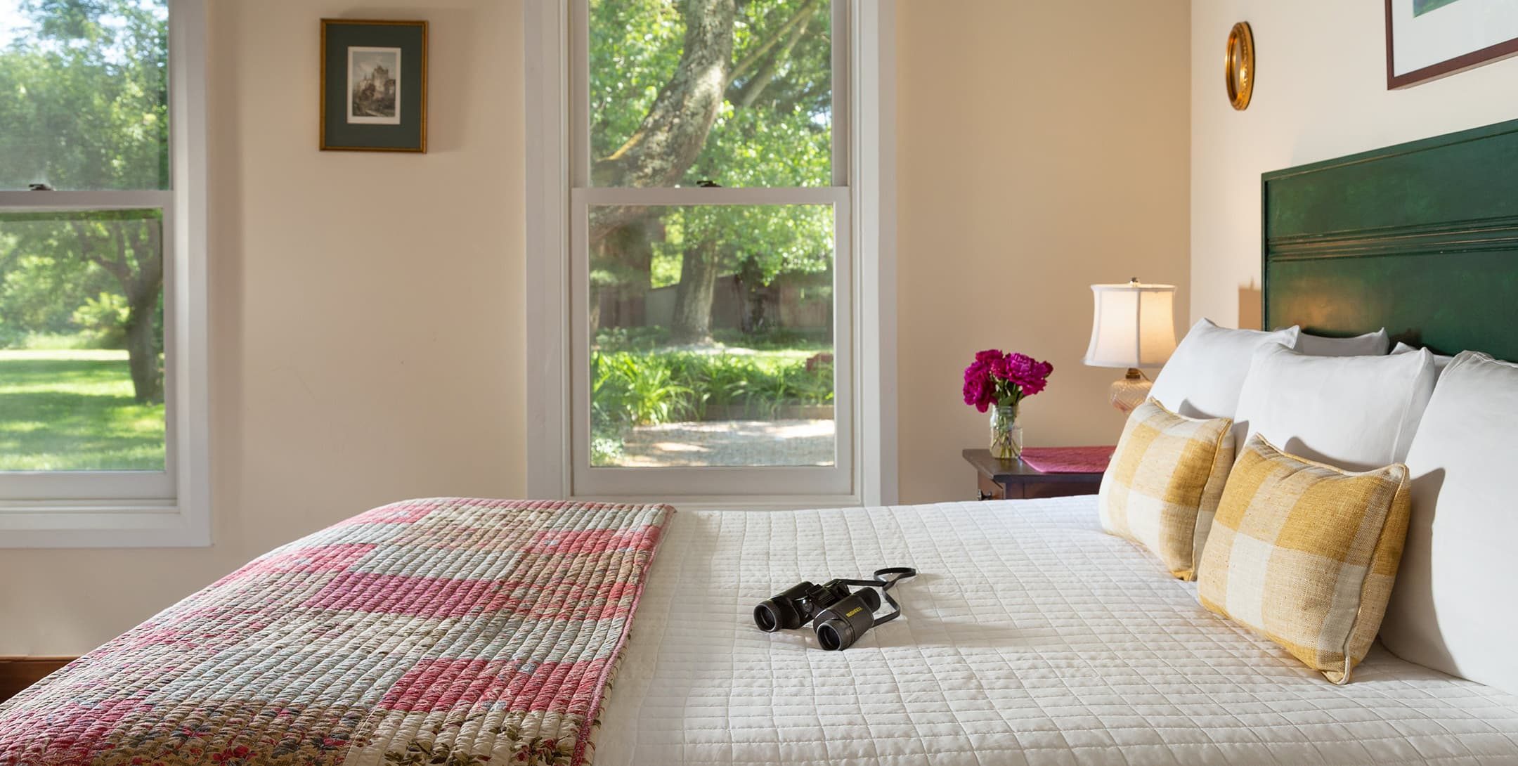 King bed in Russell's Cottage