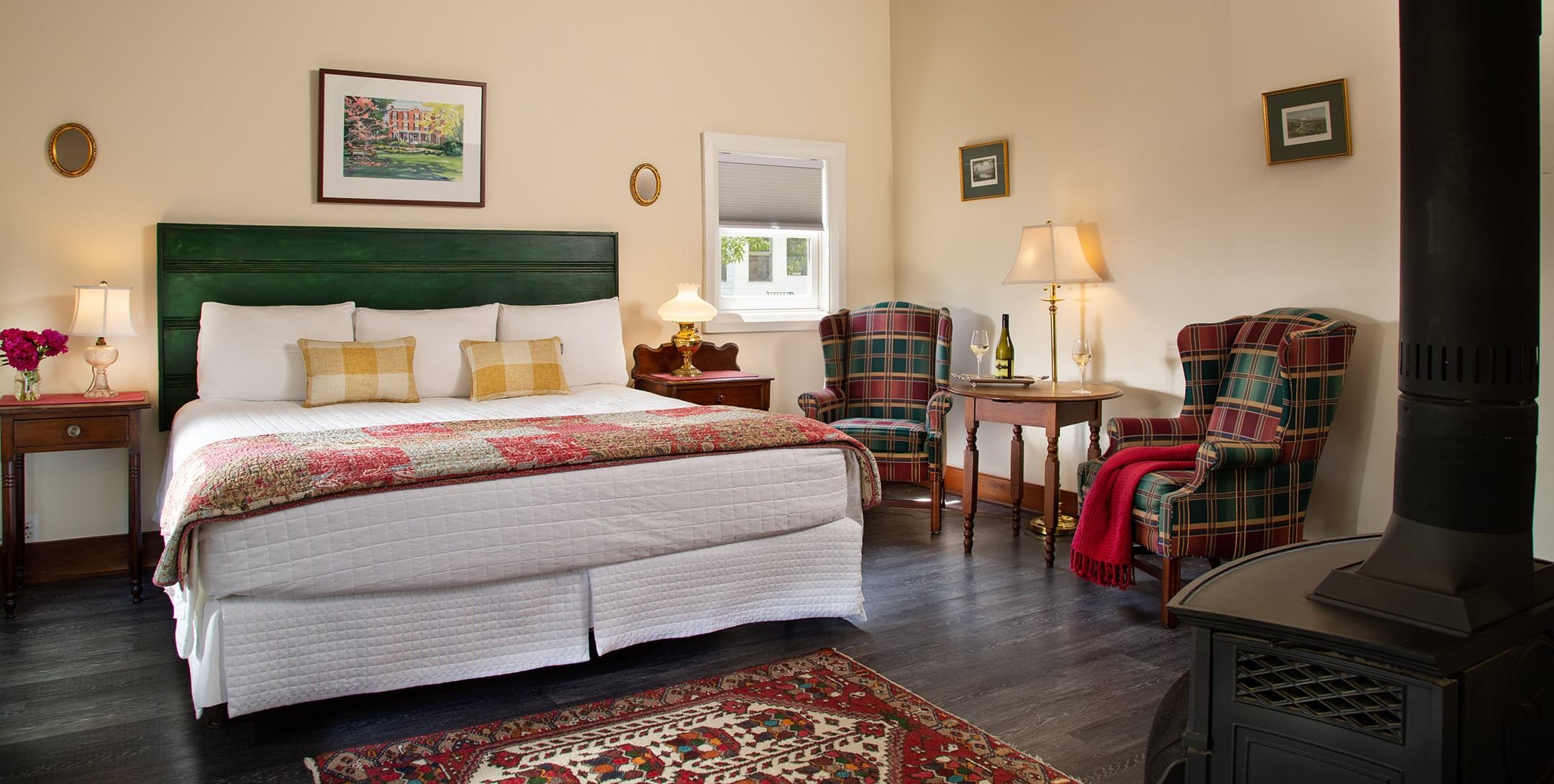 King bed in the Russells Cottage at Brampton 1860