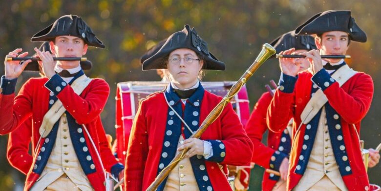 reenactment in full costume of colonial fife and drum at chestertown md summer event