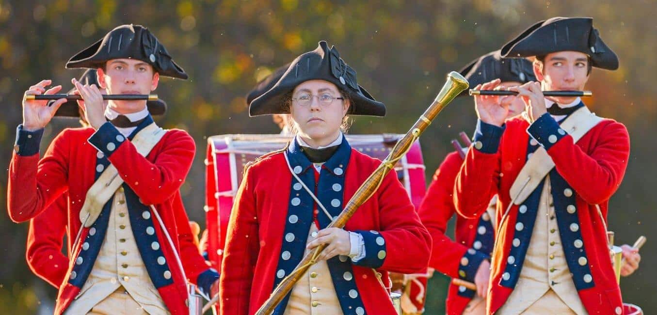 reenactment in full costume of colonial fife and drum at chestertown md summer event